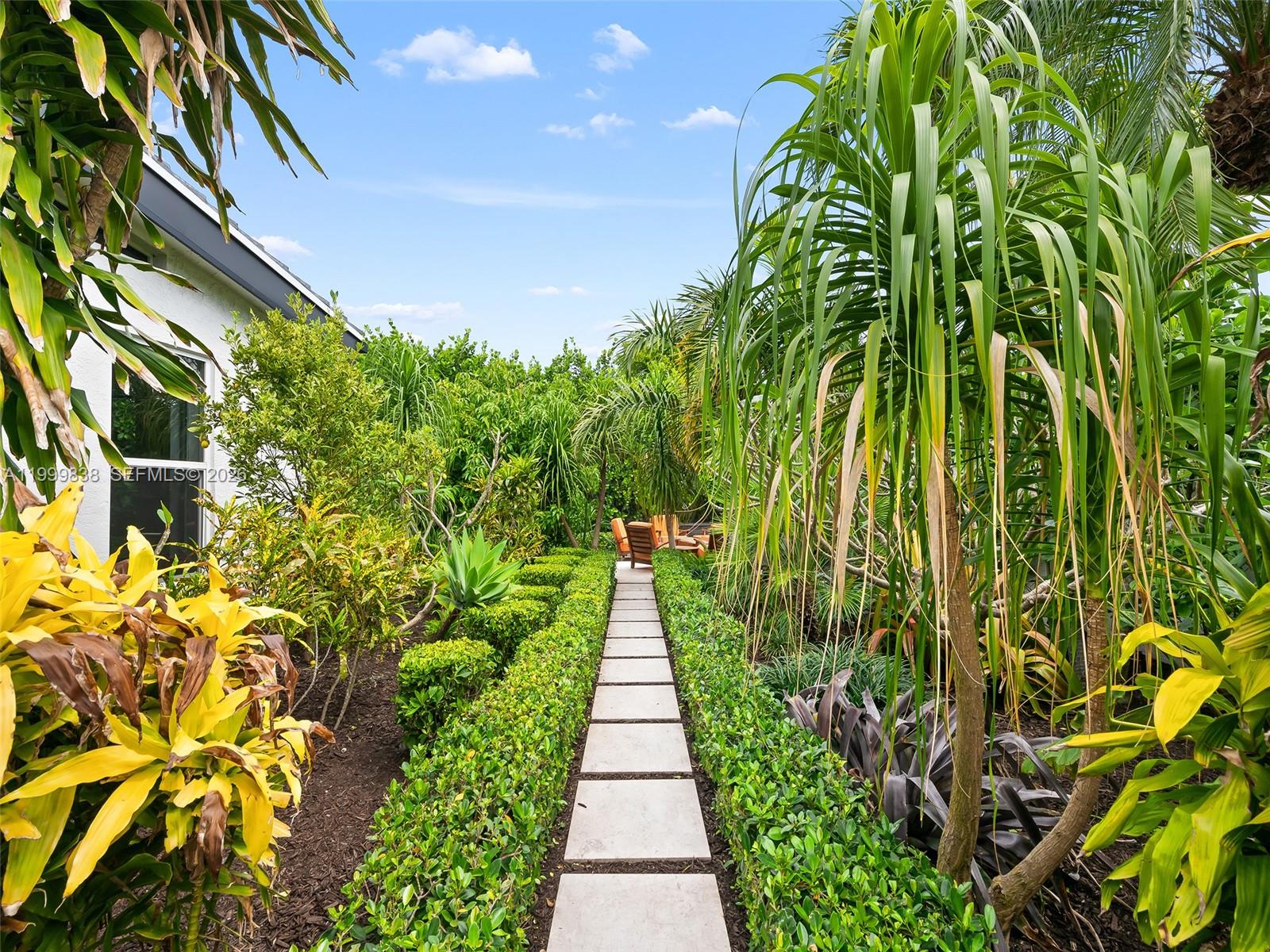 3001 Bayview Dr Fort Lauderdale, FL 33306