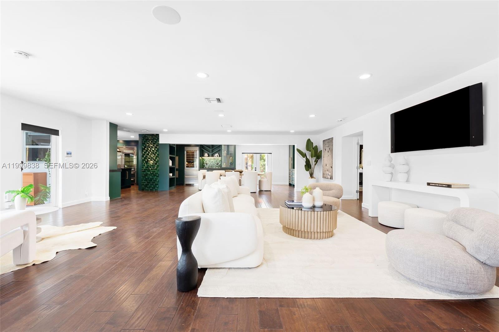 3001 Bayview Dr Fort Lauderdale, FL 33306