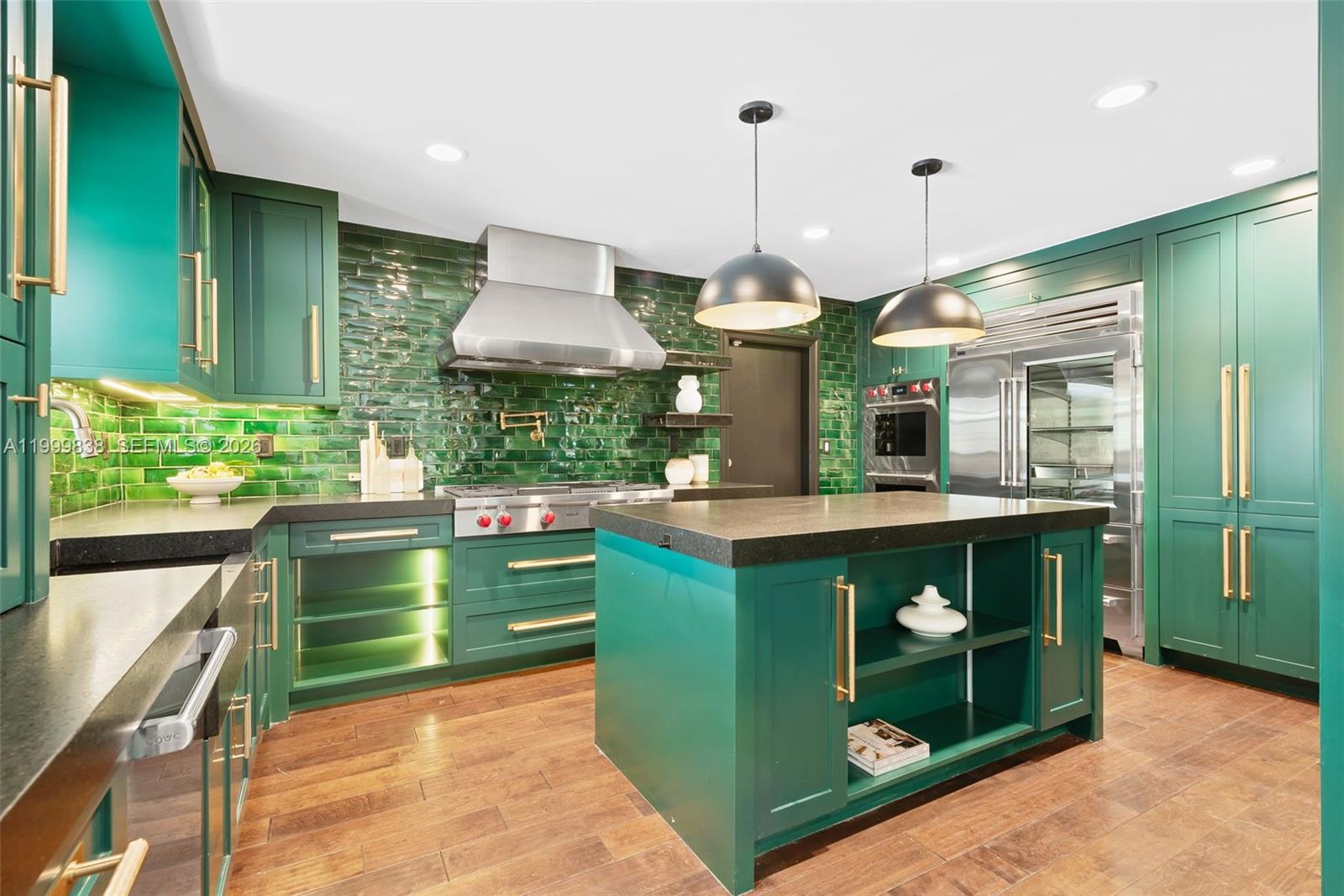 3001 Bayview Dr Fort Lauderdale, FL 33306