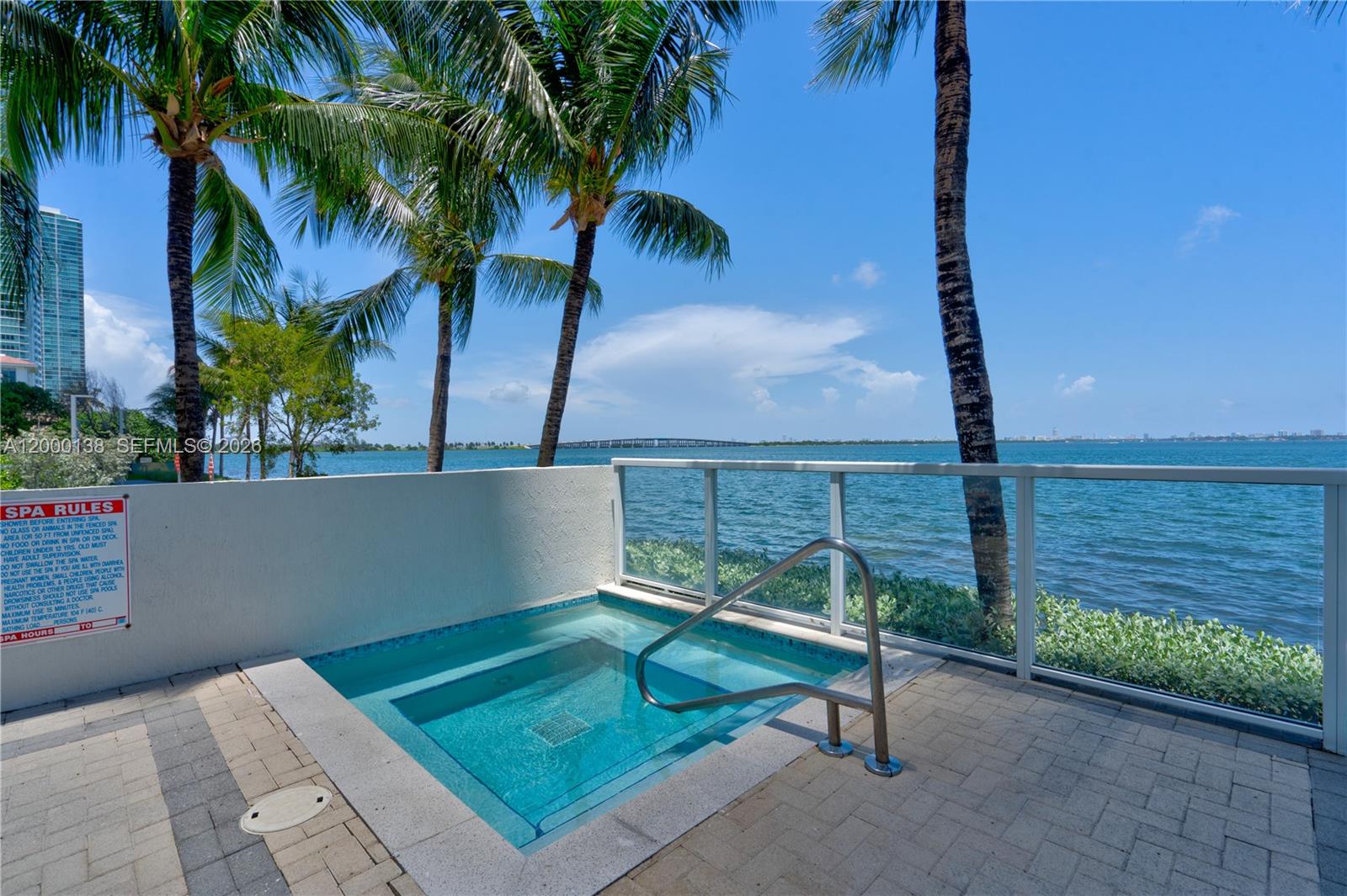 image Onyx on the Bay47