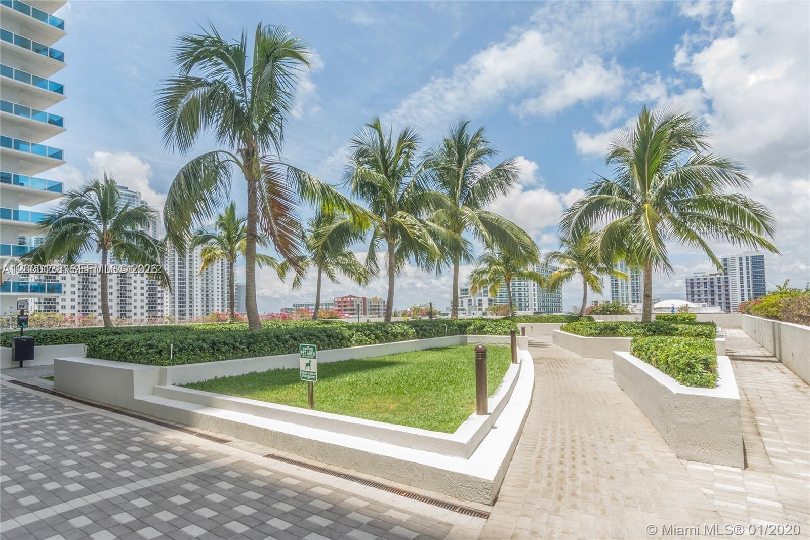 image Onyx on the Bay63