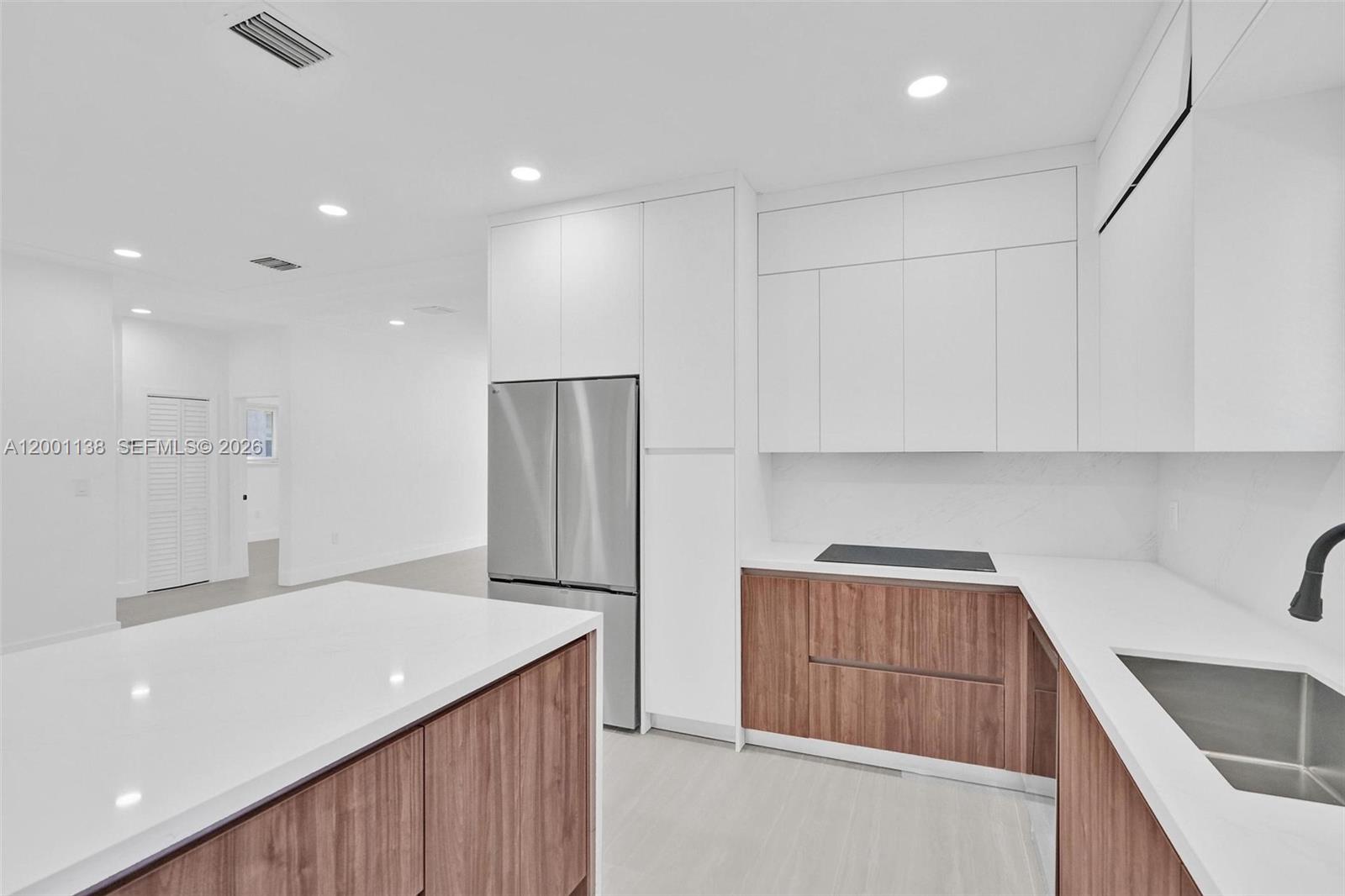 633 NE 70th St Miami, FL 33138