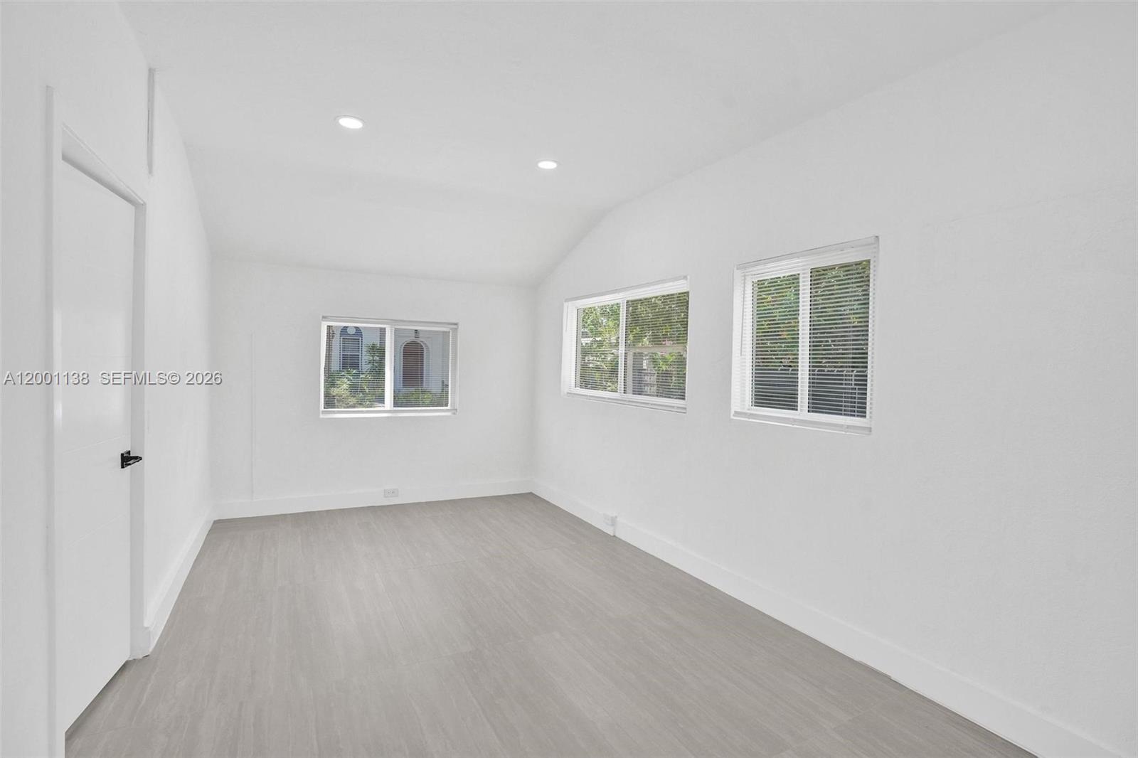 633 NE 70th St Miami, FL 33138