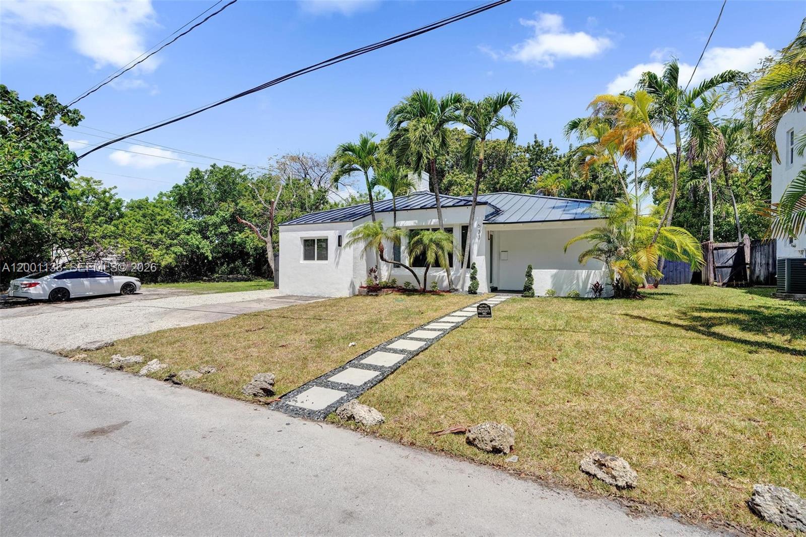 633 NE 70th St Miami, FL 33138