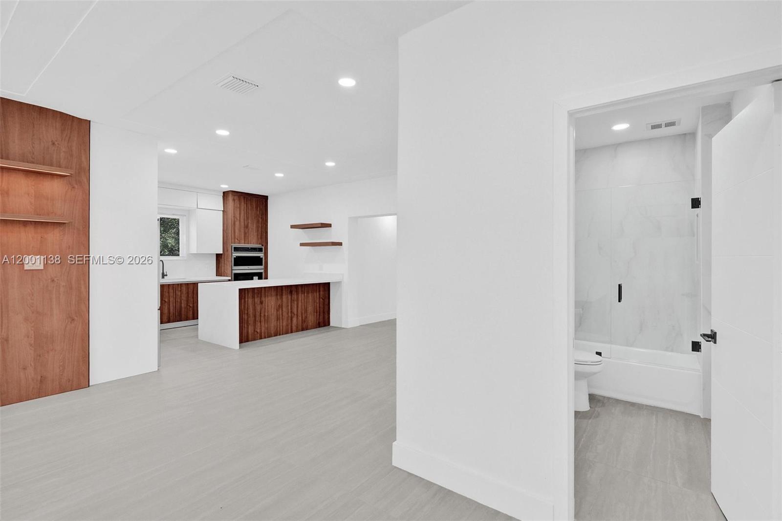 633 NE 70th St Miami, FL 33138