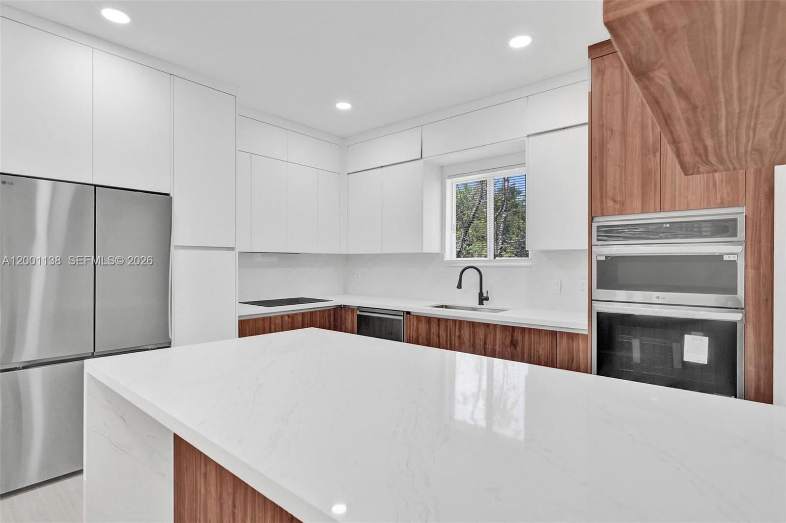 633 NE 70th St Miami, FL 33138