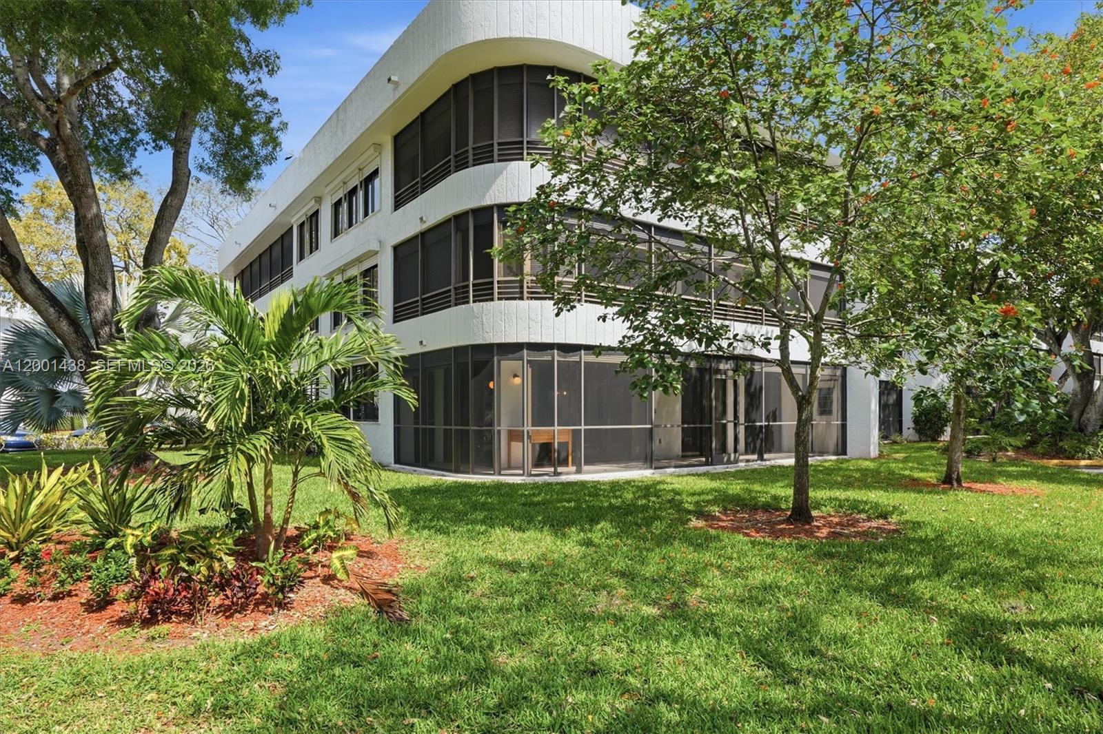 1410 Sheridan St #8I