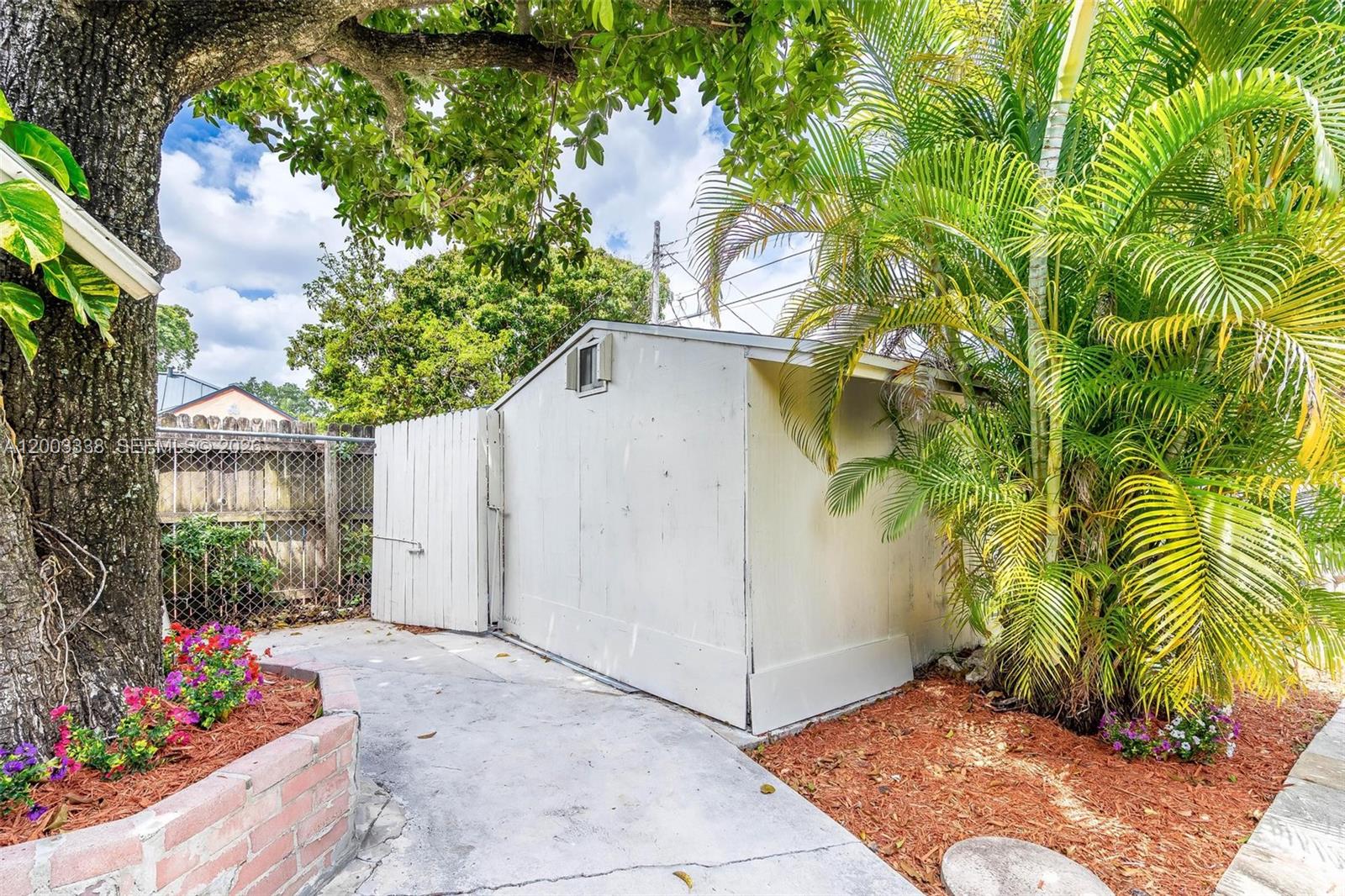 1879 SW 16th St Miami, FL 33145