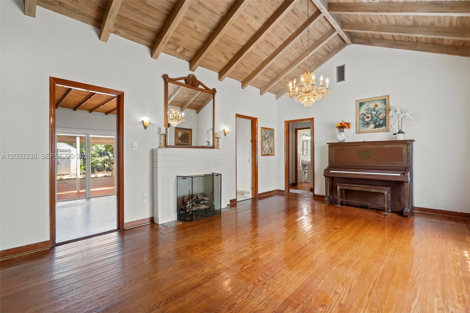 1879 SW 16th St Miami, FL 33145