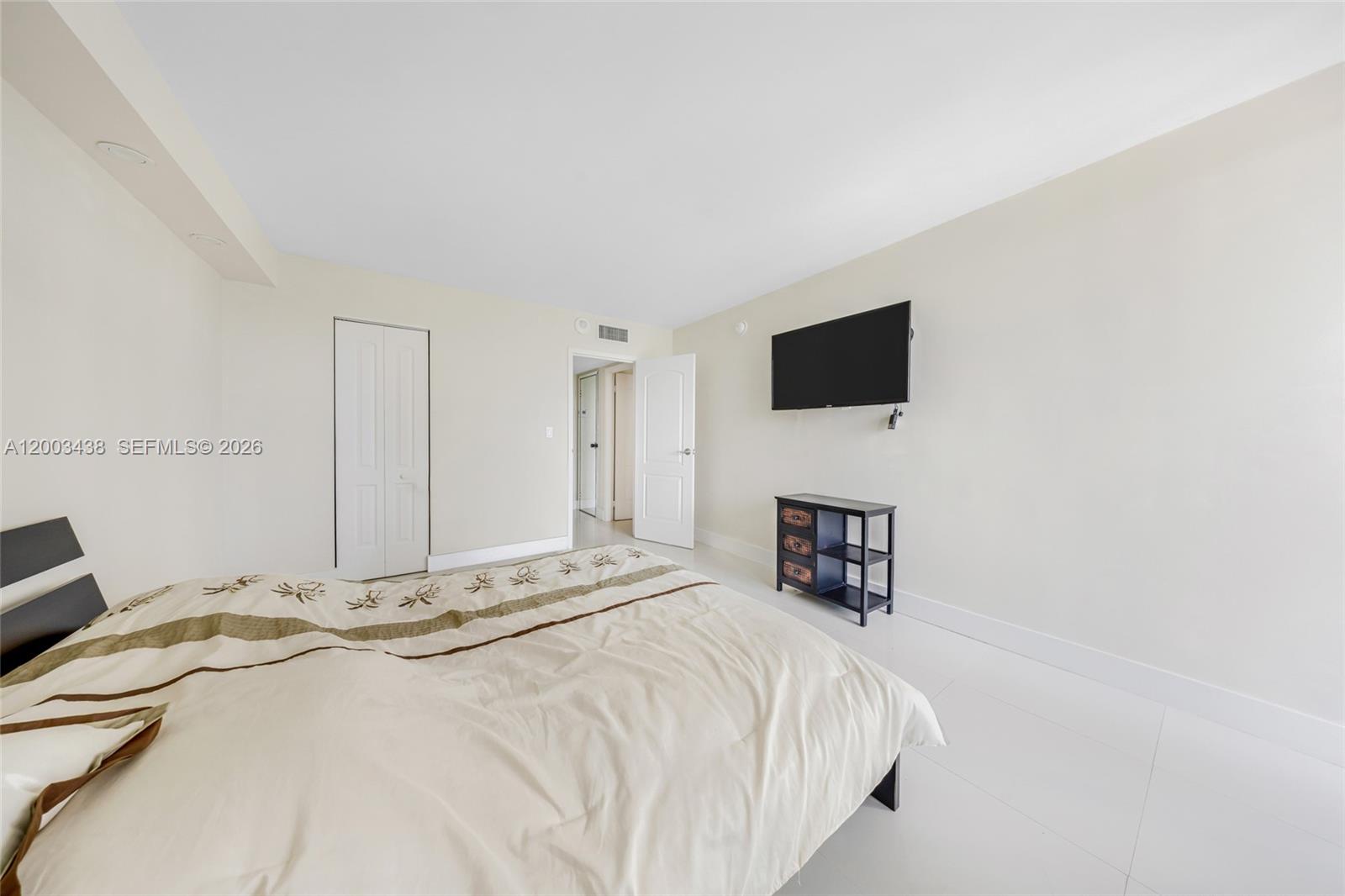 image Arlen House East16