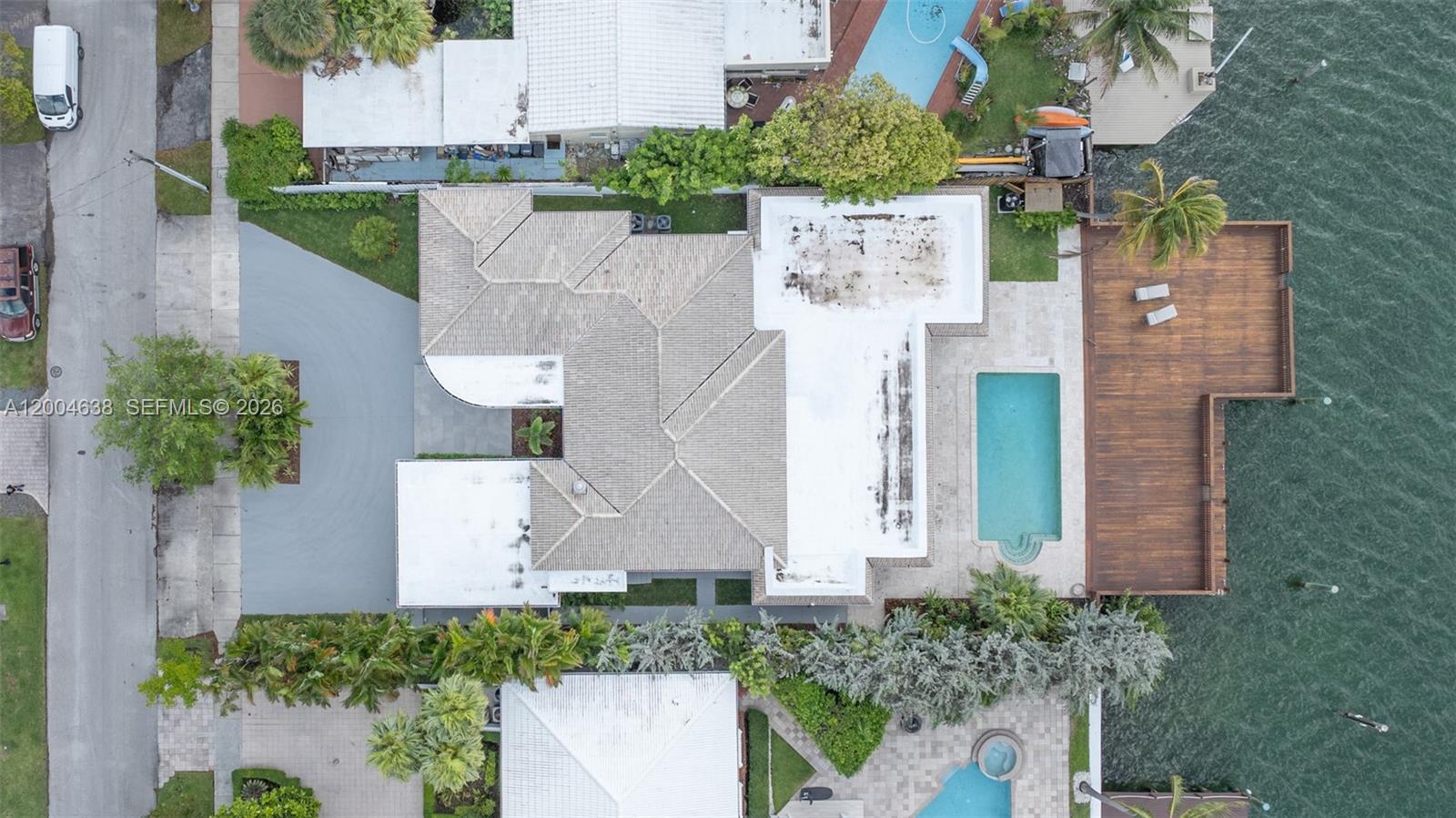 1690 Daytonia Rd Miami Beach, FL 33141