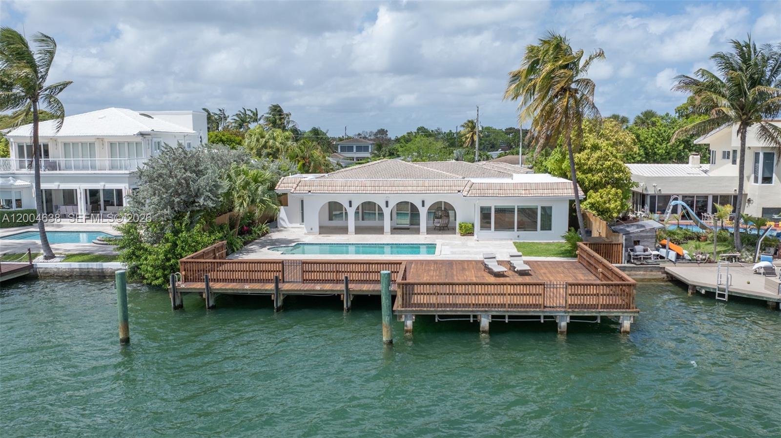 1690 Daytonia Rd Miami Beach, FL 33141