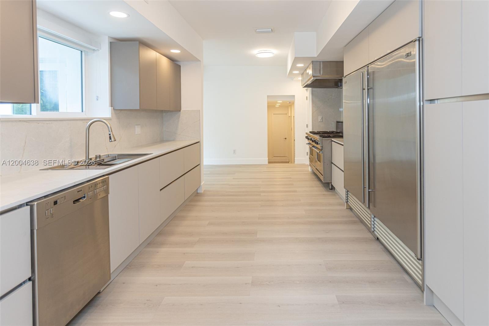 1690 Daytonia Rd Miami Beach, FL 33141