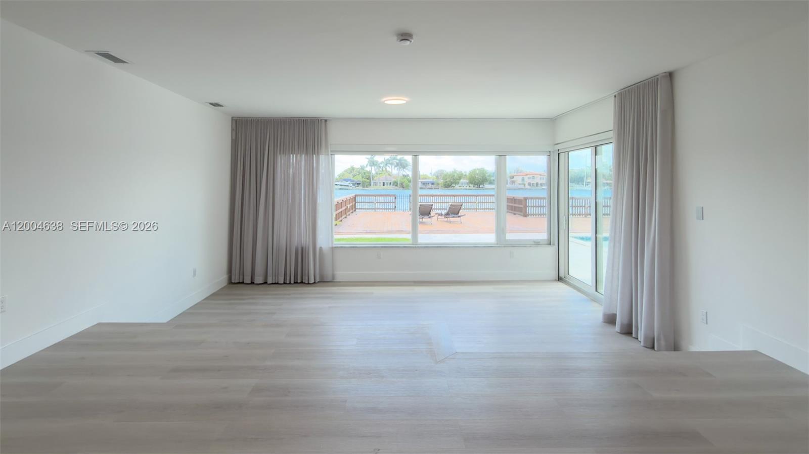 1690 Daytonia Rd Miami Beach, FL 33141