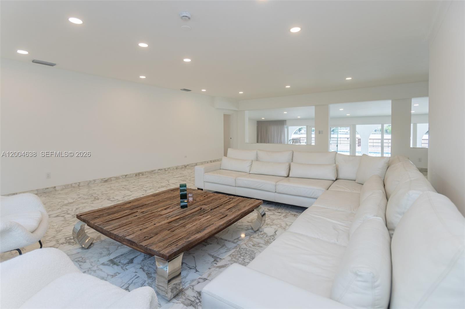 1690 Daytonia Rd Miami Beach, FL 33141