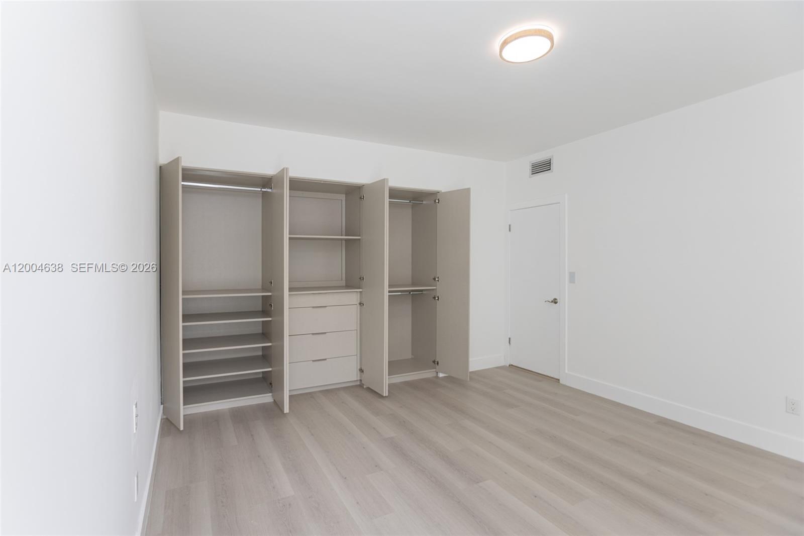 1690 Daytonia Rd Miami Beach, FL 33141