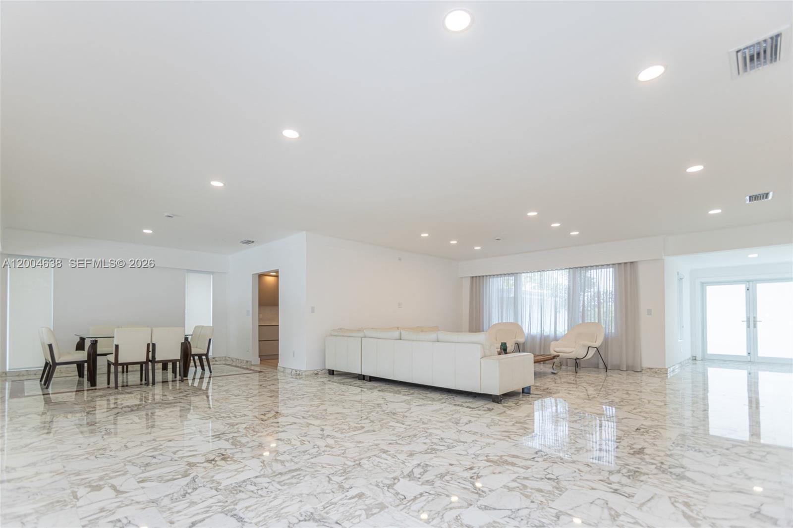 1690 Daytonia Rd Miami Beach, FL 33141