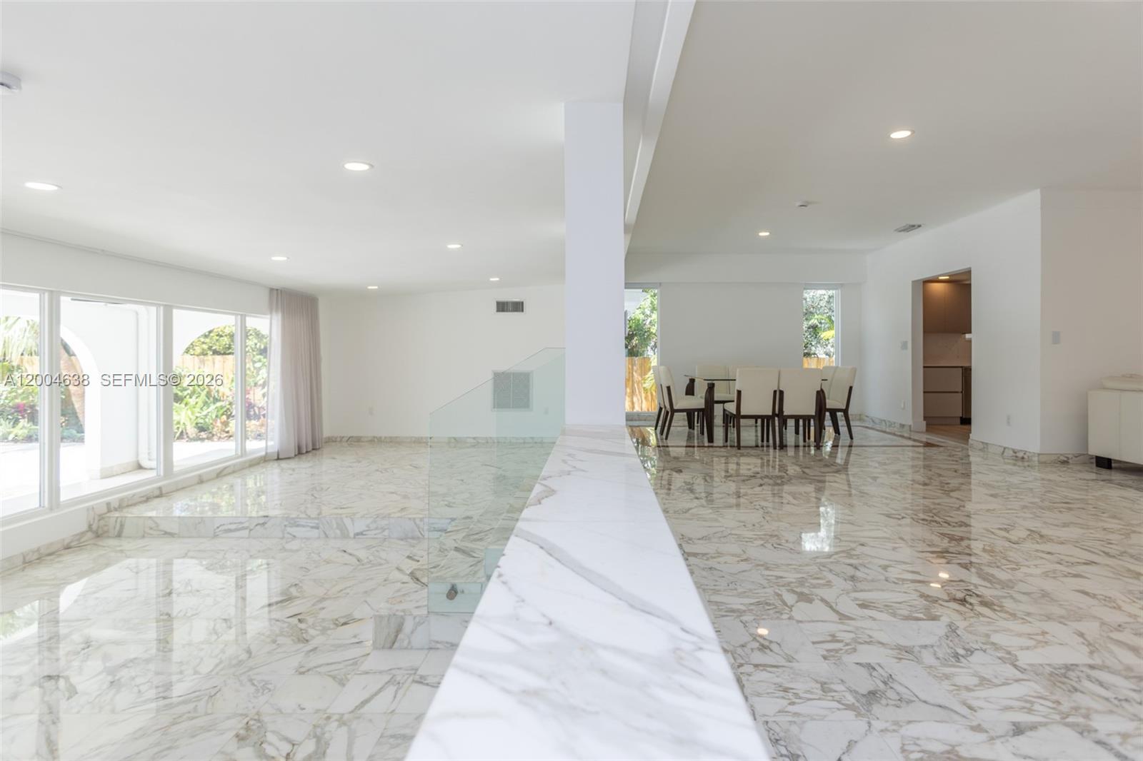 1690 Daytonia Rd Miami Beach, FL 33141