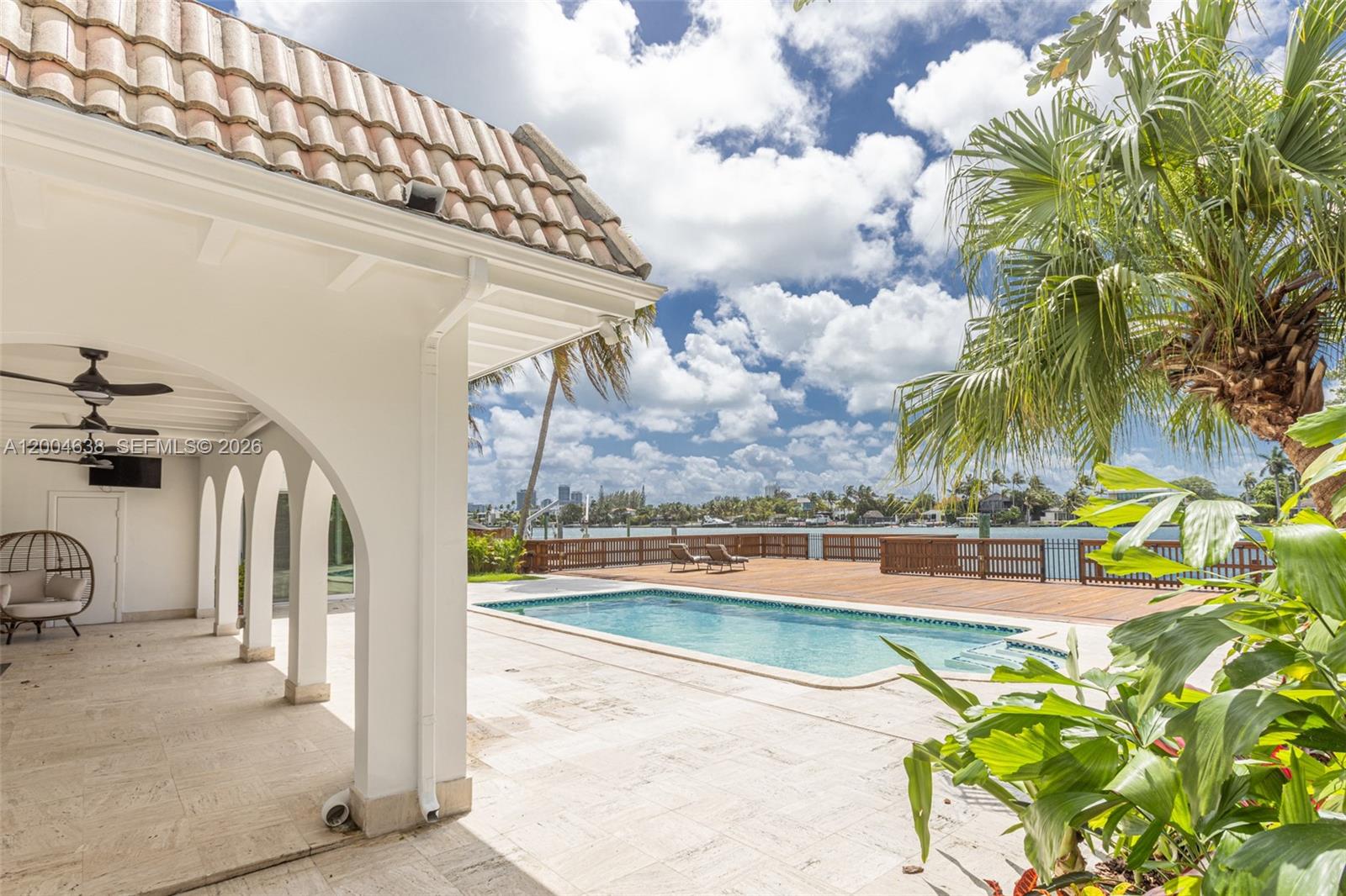 1690 Daytonia Rd Miami Beach, FL 33141