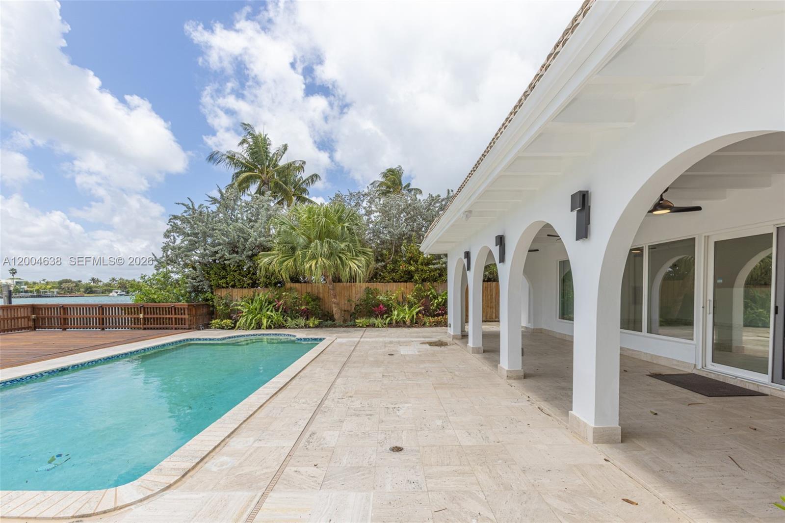 1690 Daytonia Rd Miami Beach, FL 33141