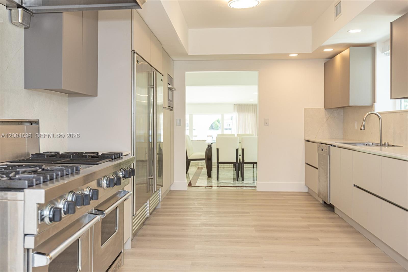 1690 Daytonia Rd Miami Beach, FL 33141