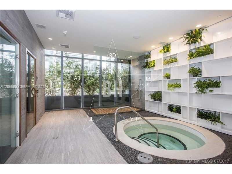 image Brickell Heights West1