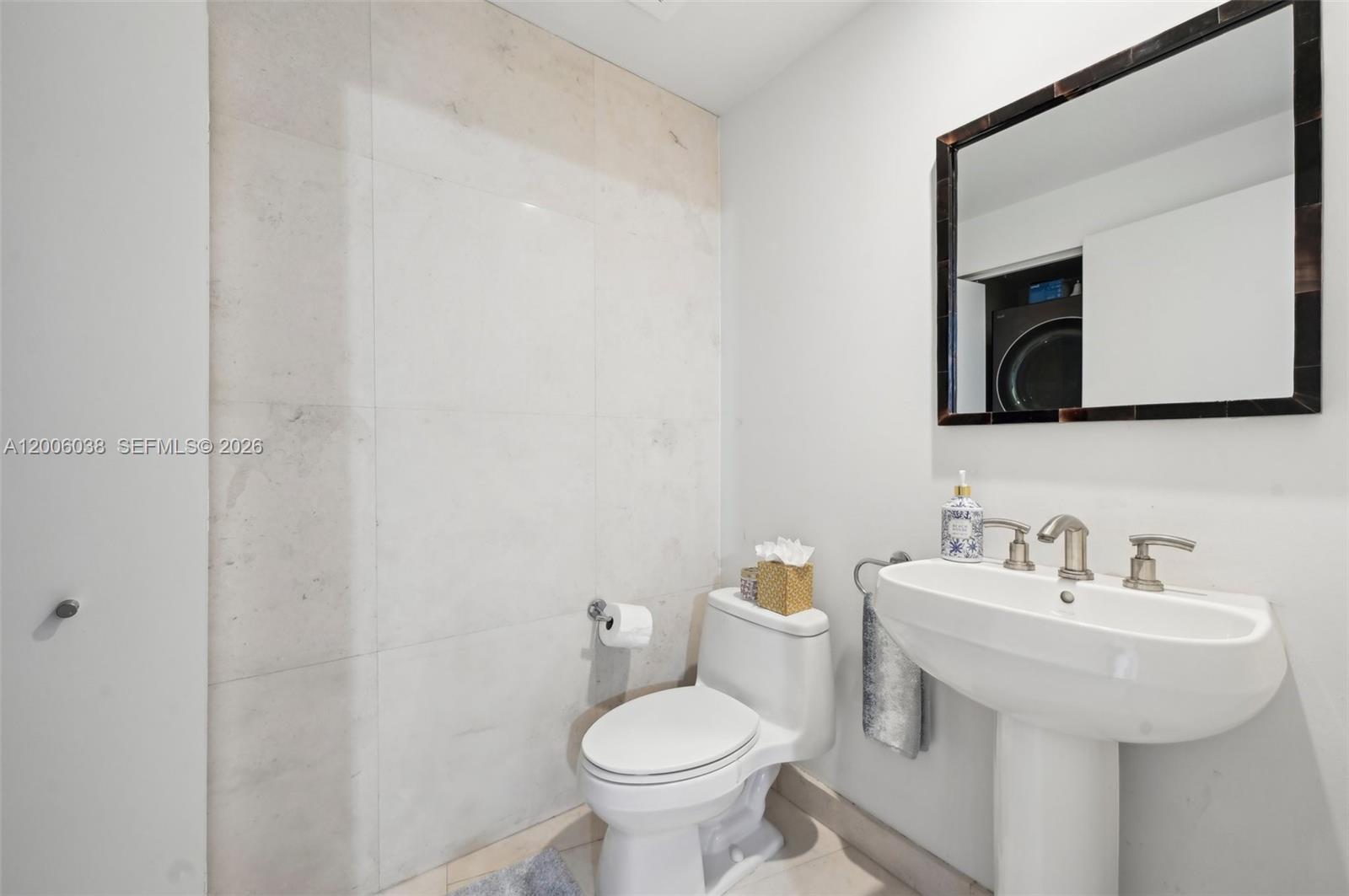 901 Brickell Key Blvd #1009 Miami, FL 33131