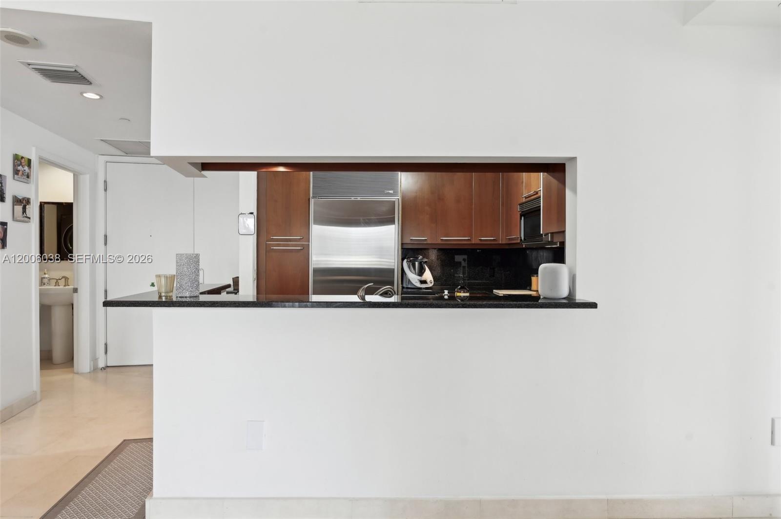 901 Brickell Key Blvd #1009 Miami, FL 33131