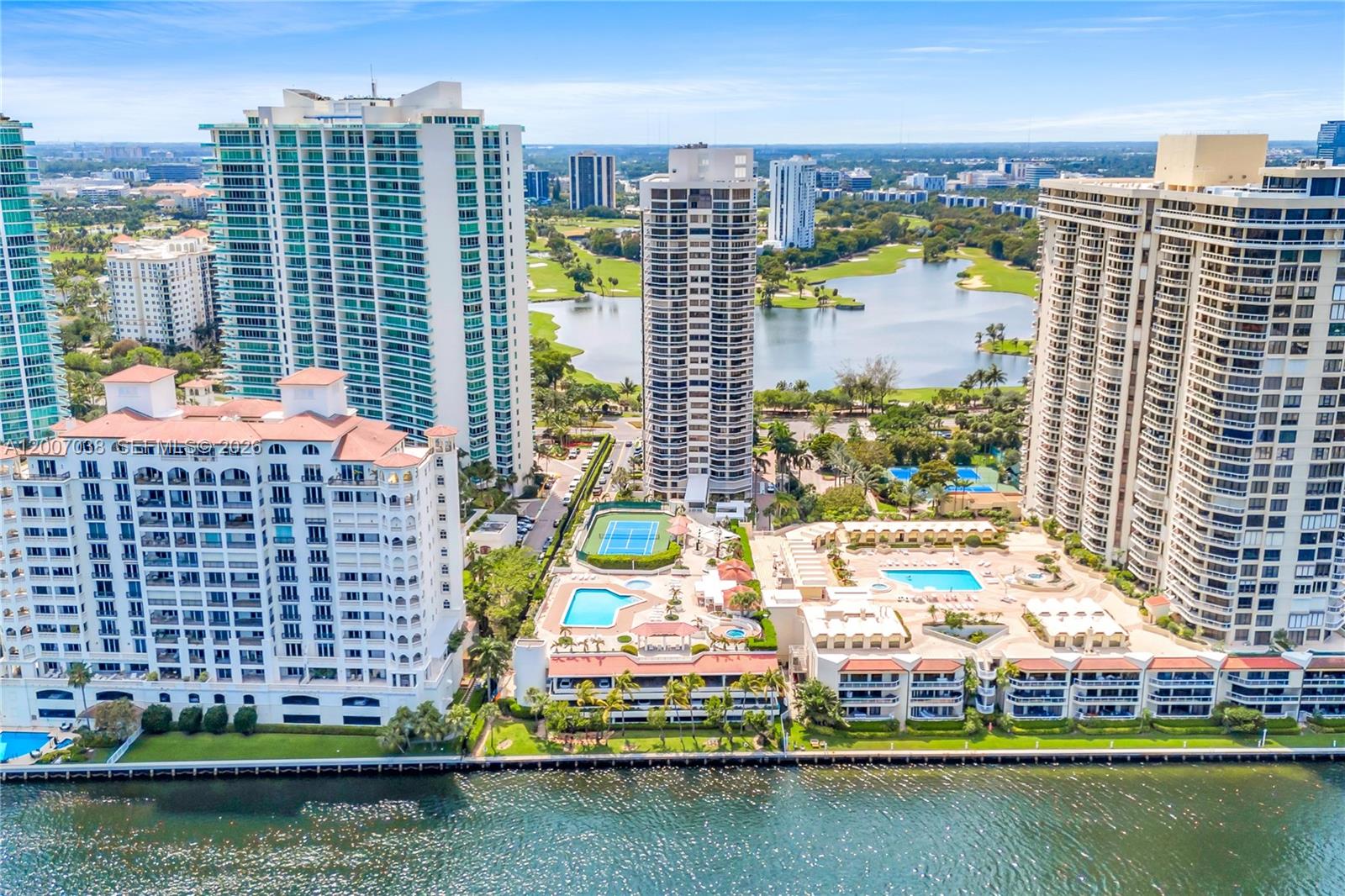 20185 E Country Clb Dr #1904 Aventura, FL 33180