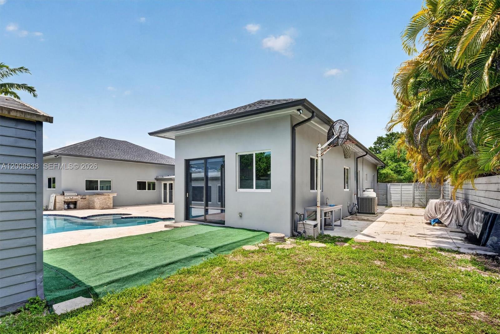 11811 SW 82nd Rd Miami, FL 33156