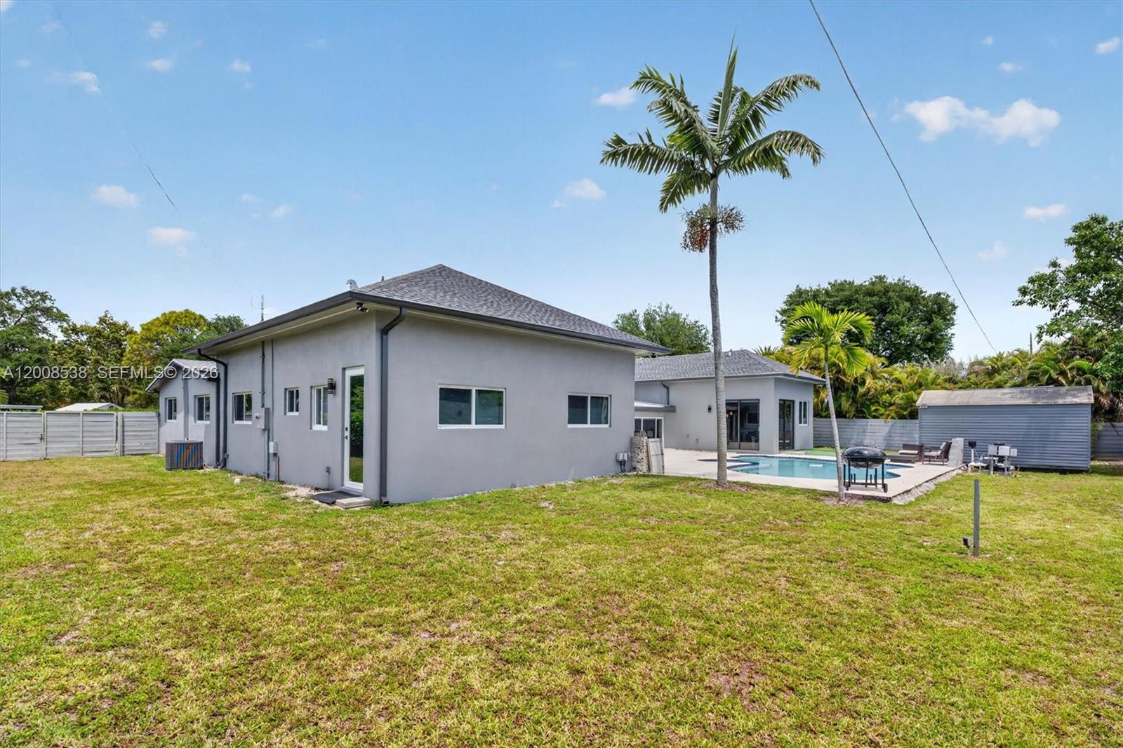 11811 SW 82nd Rd Miami, FL 33156