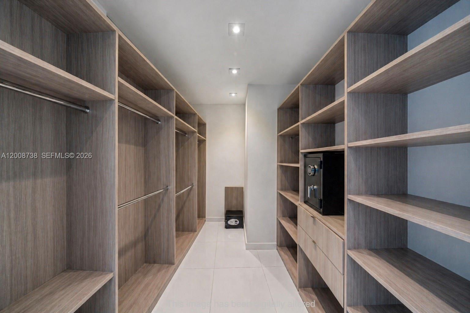 851 NE 1st Ave #1412 Miami, FL 33132