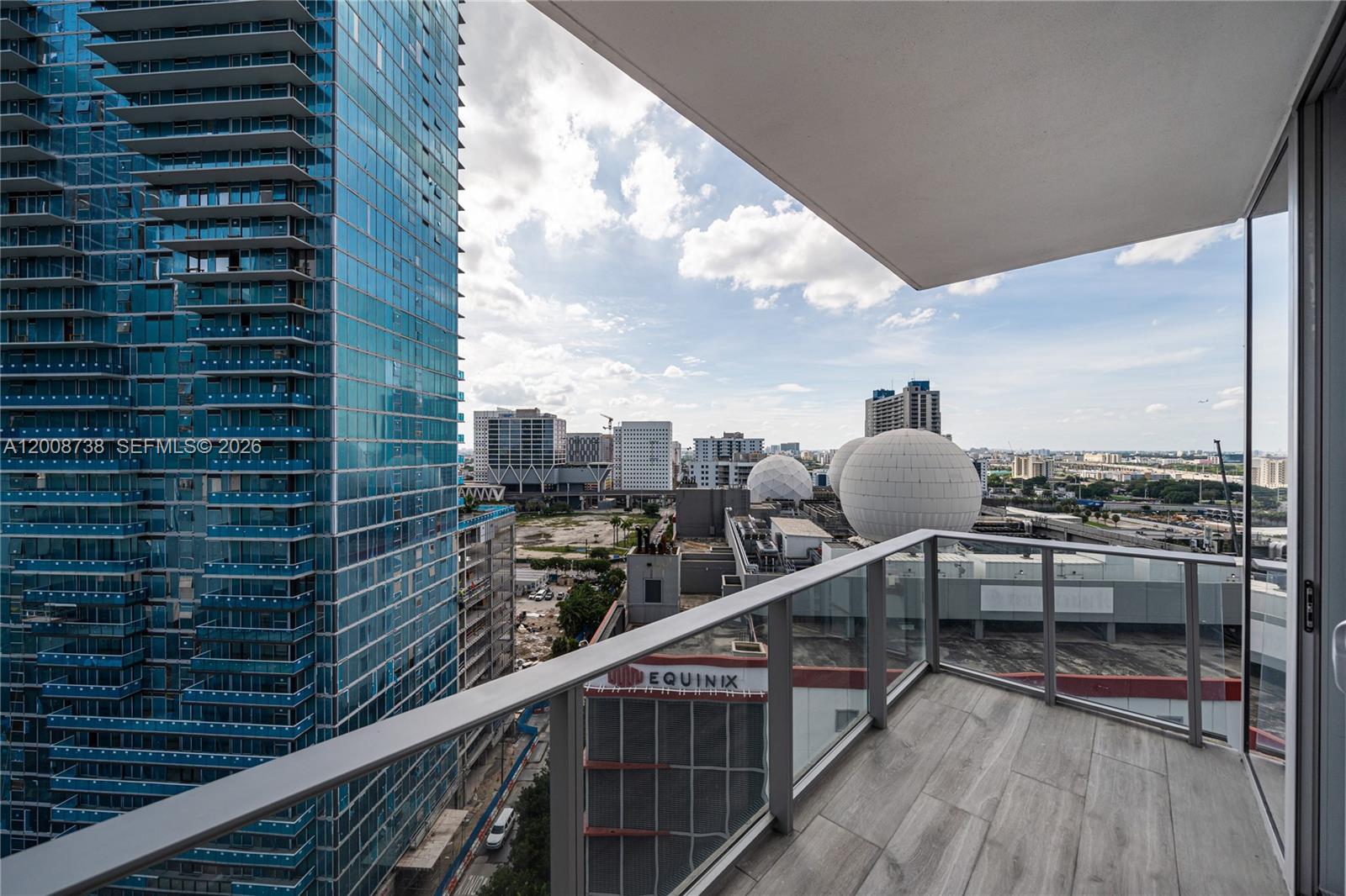 851 NE 1st Ave #1412 Miami, FL 33132