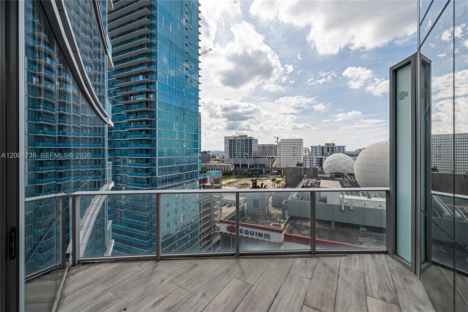 851 NE 1st Ave #1412 Miami, FL 33132