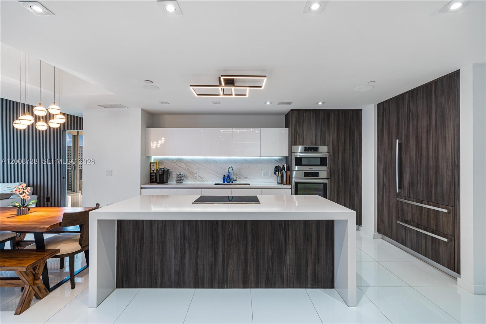 851 NE 1st Ave #1412 Miami, FL 33132