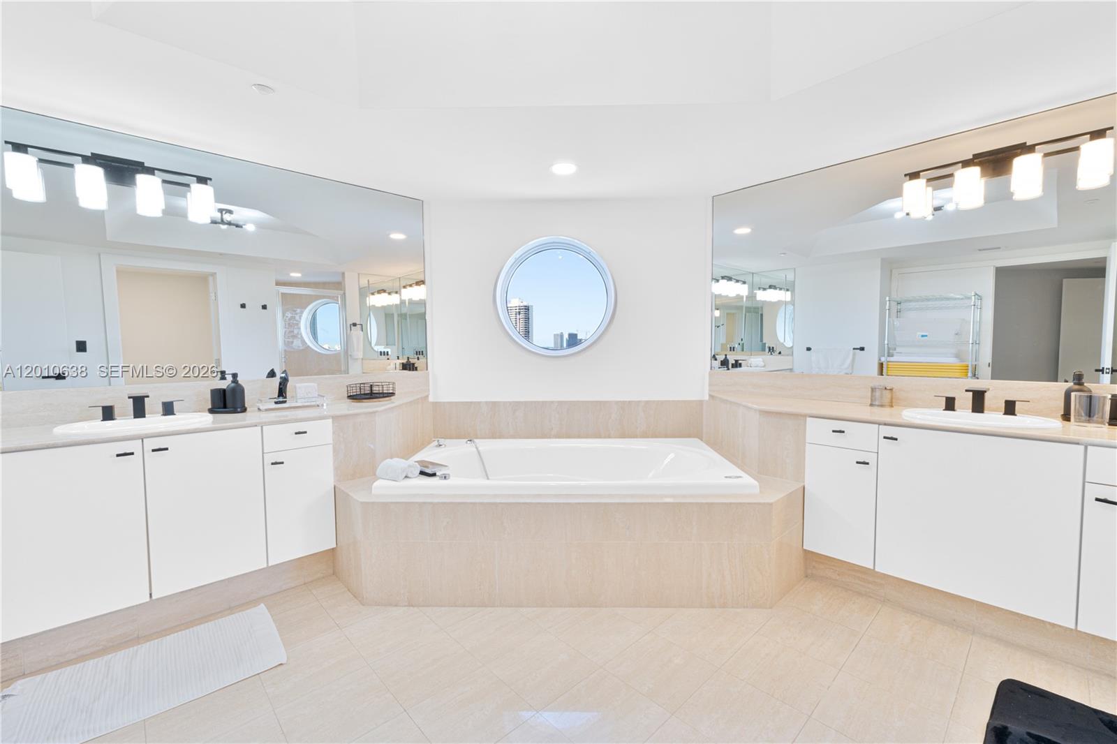 7000 Island Blvd #1402 Aventura, FL 33160