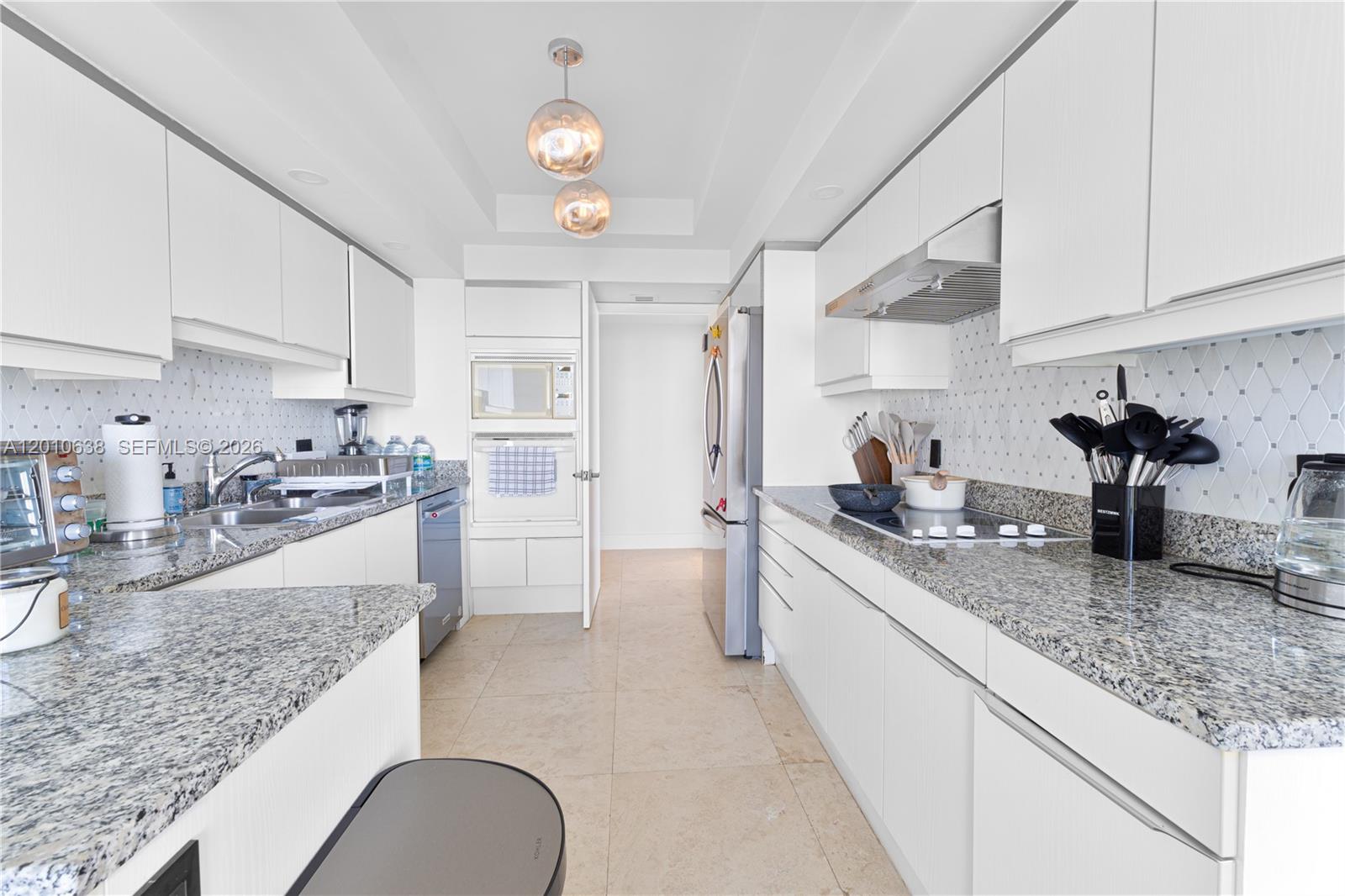 7000 Island Blvd #1402 Aventura, FL 33160