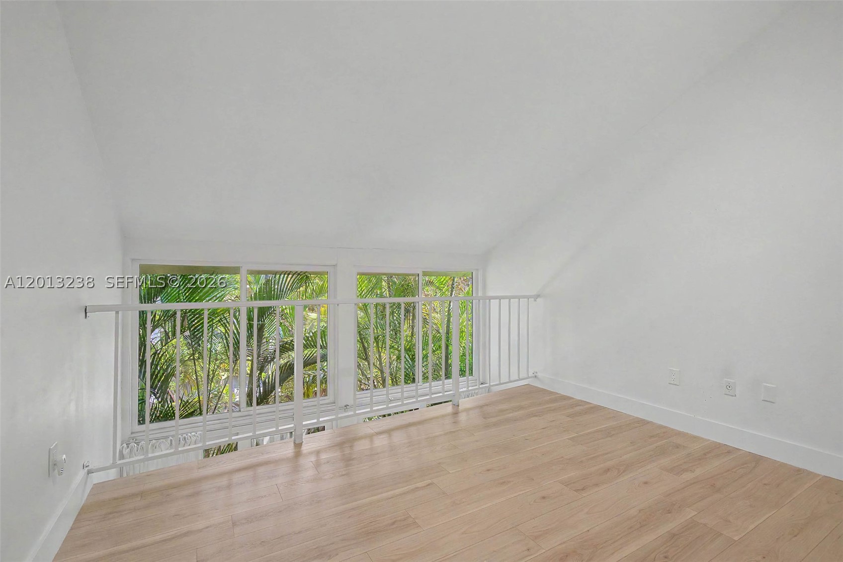 2984 Mary St Miami, FL 33133
