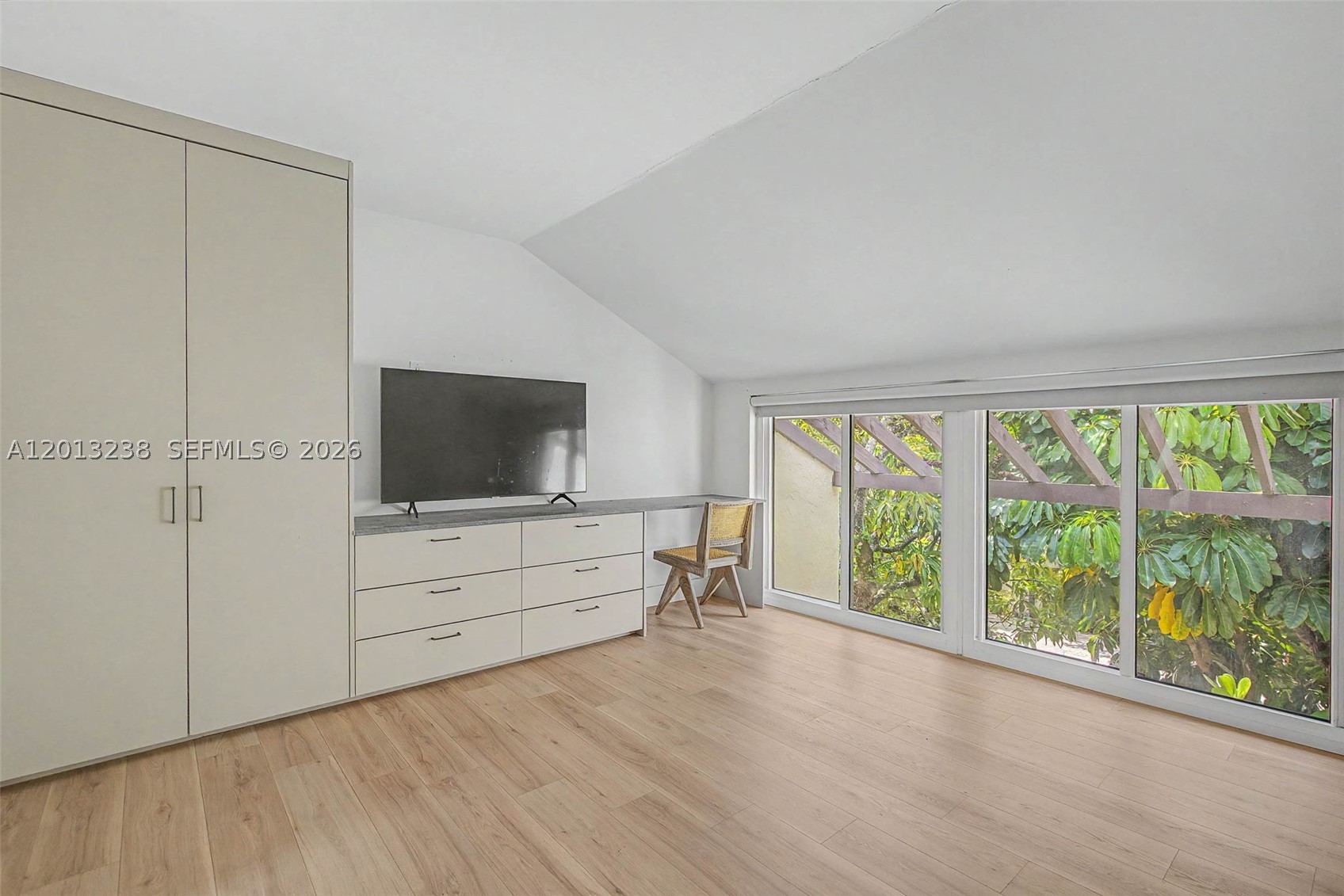 2984 Mary St Miami, FL 33133