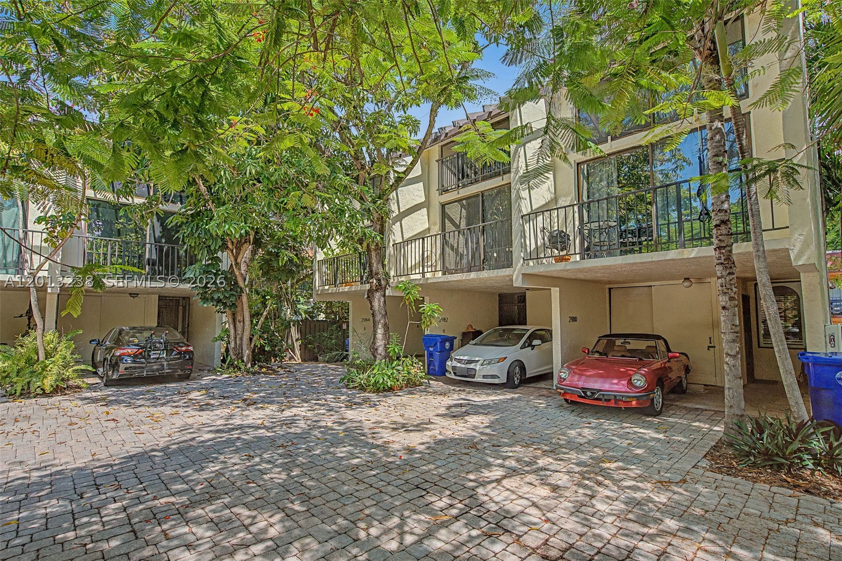 2984 Mary St Miami, FL 33133