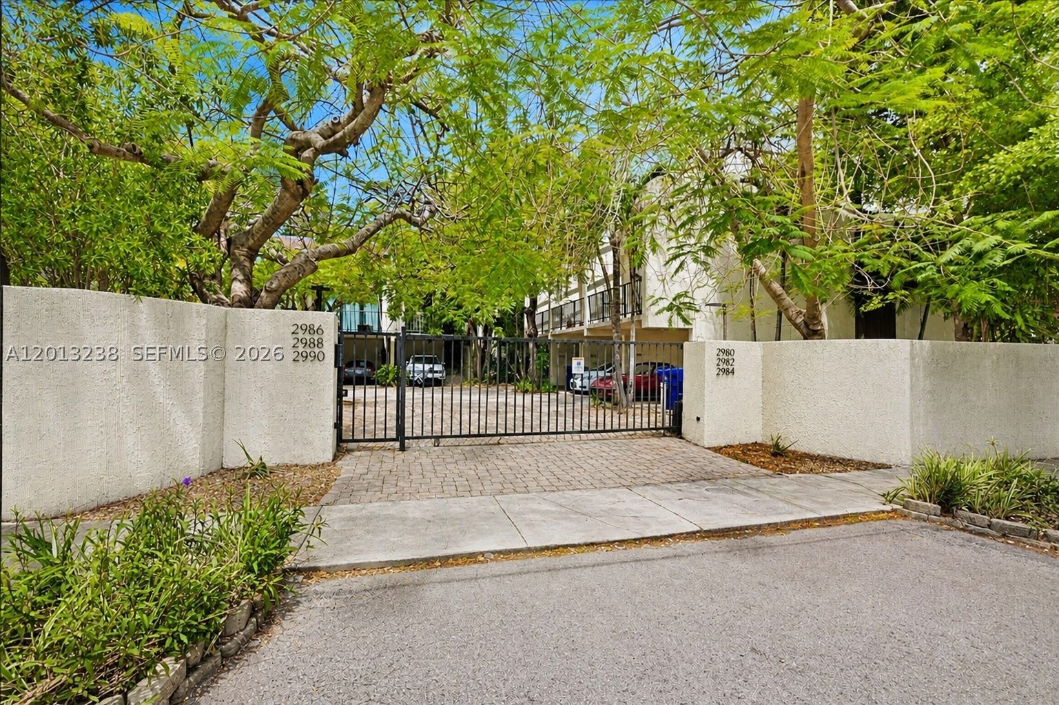 2984 Mary St Miami, FL 33133