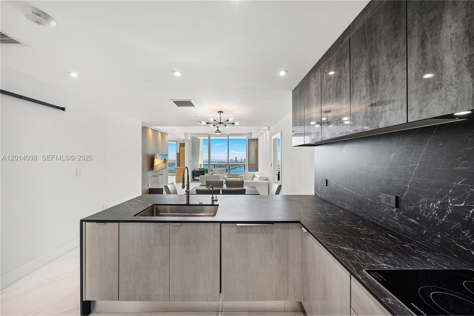 900 Biscayne Blvd #4202 Miami, FL 33132