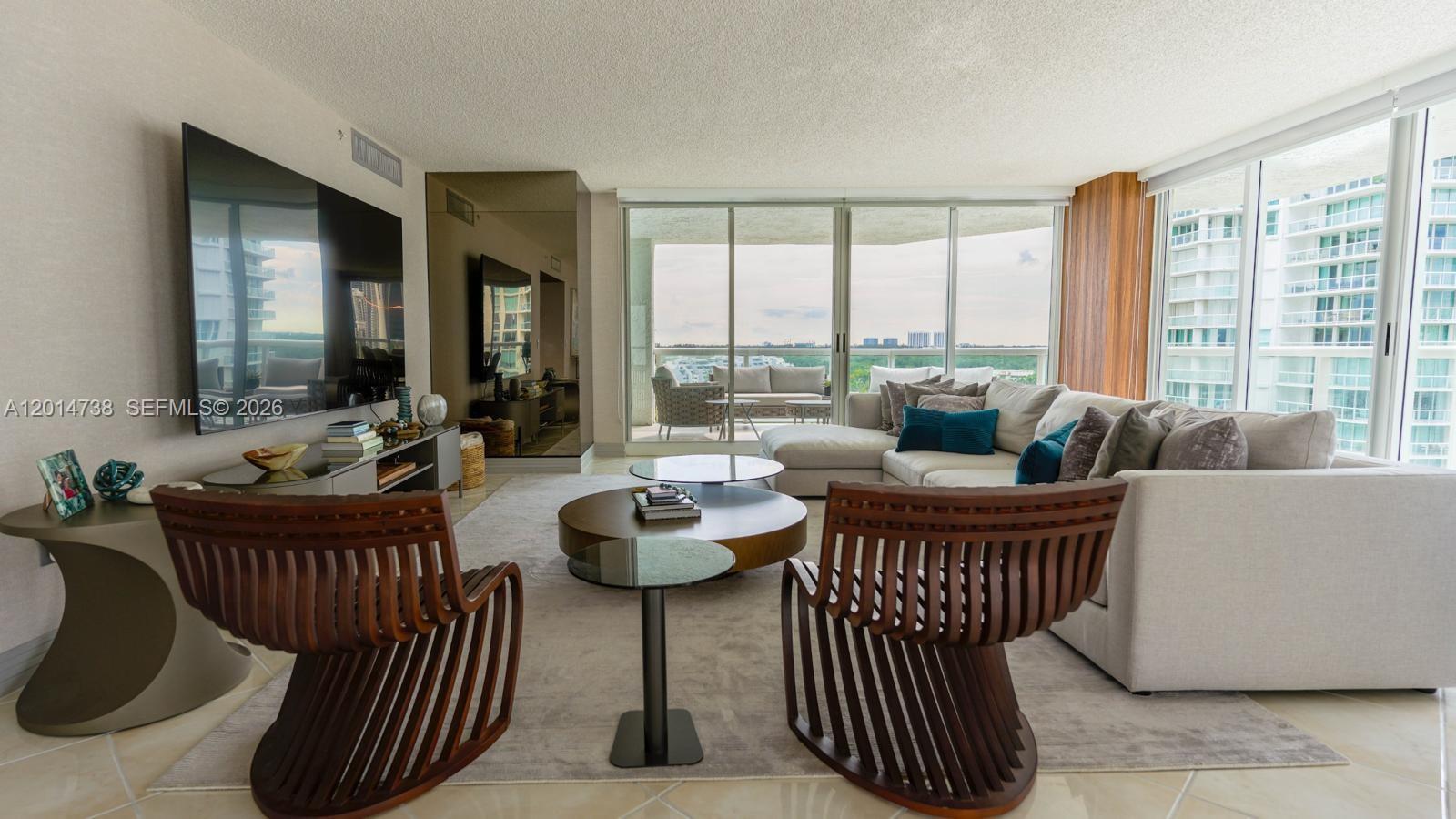 16400 Collins Ave #946