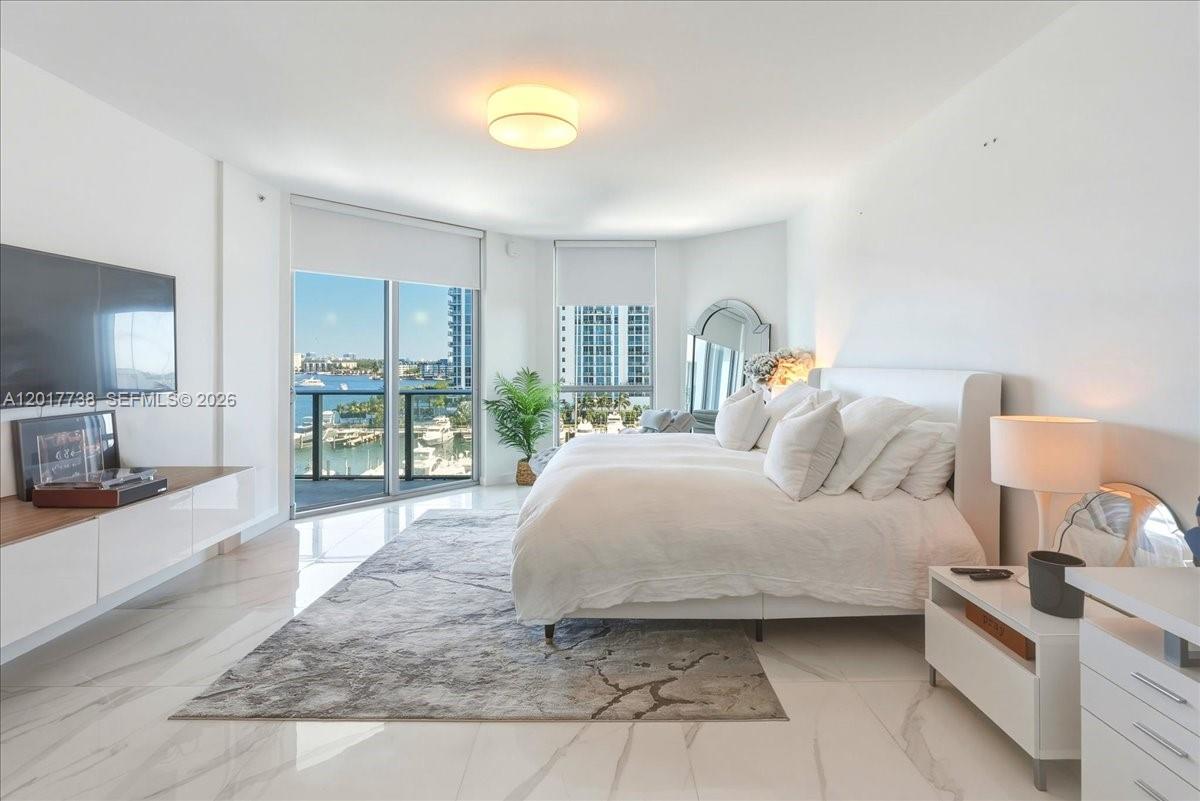 image Marina Palms Residences9