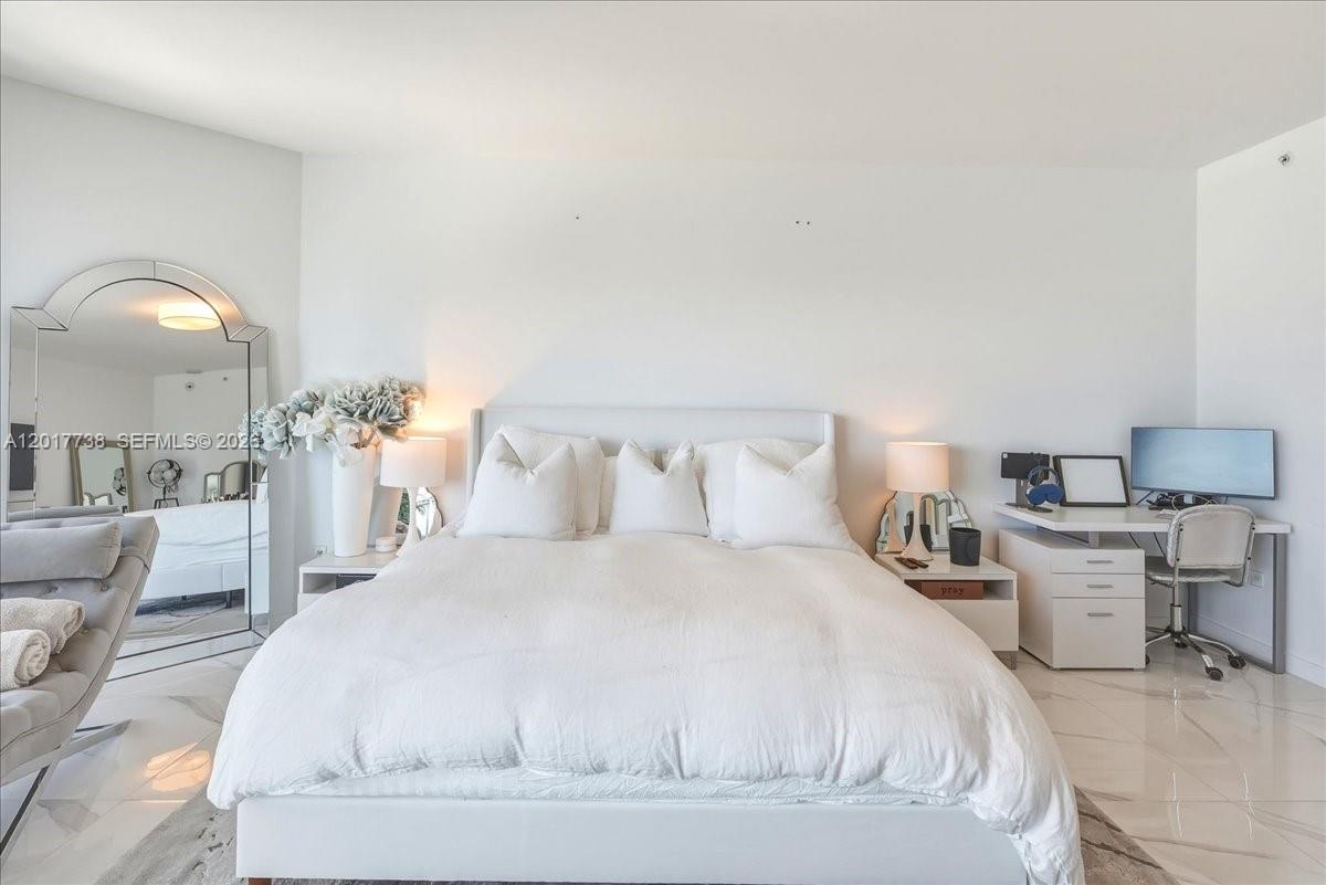 image Marina Palms Residences10
