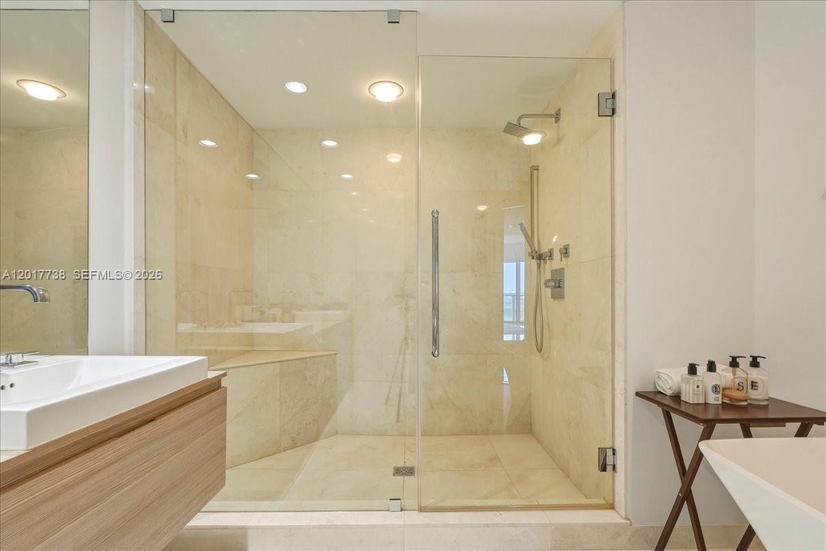 image Marina Palms Residences12