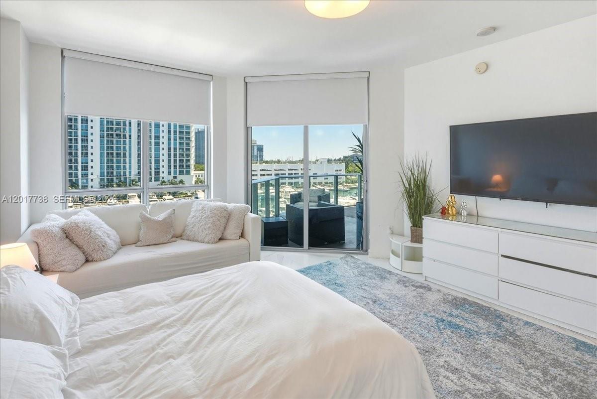 image Marina Palms Residences15