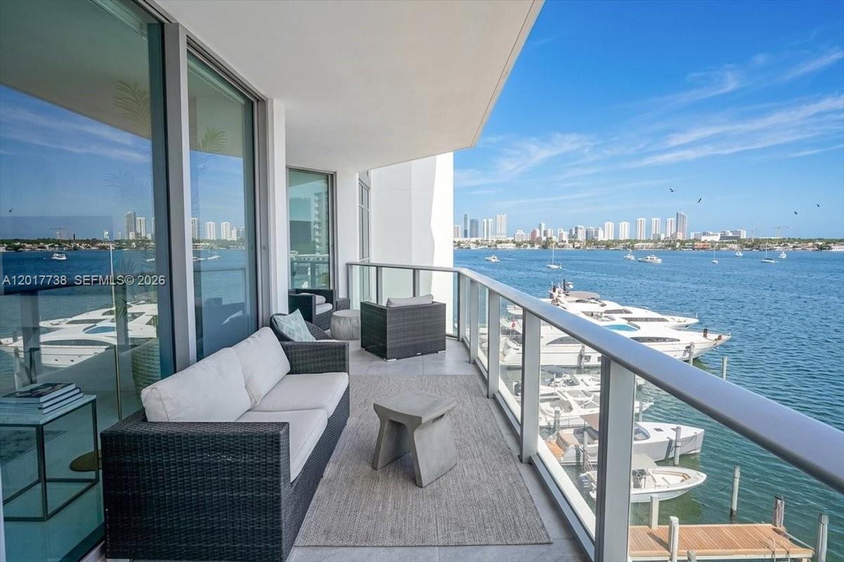 image Marina Palms Residences5
