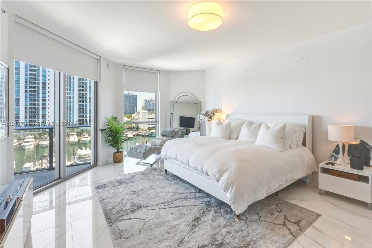 image Marina Palms Residences8