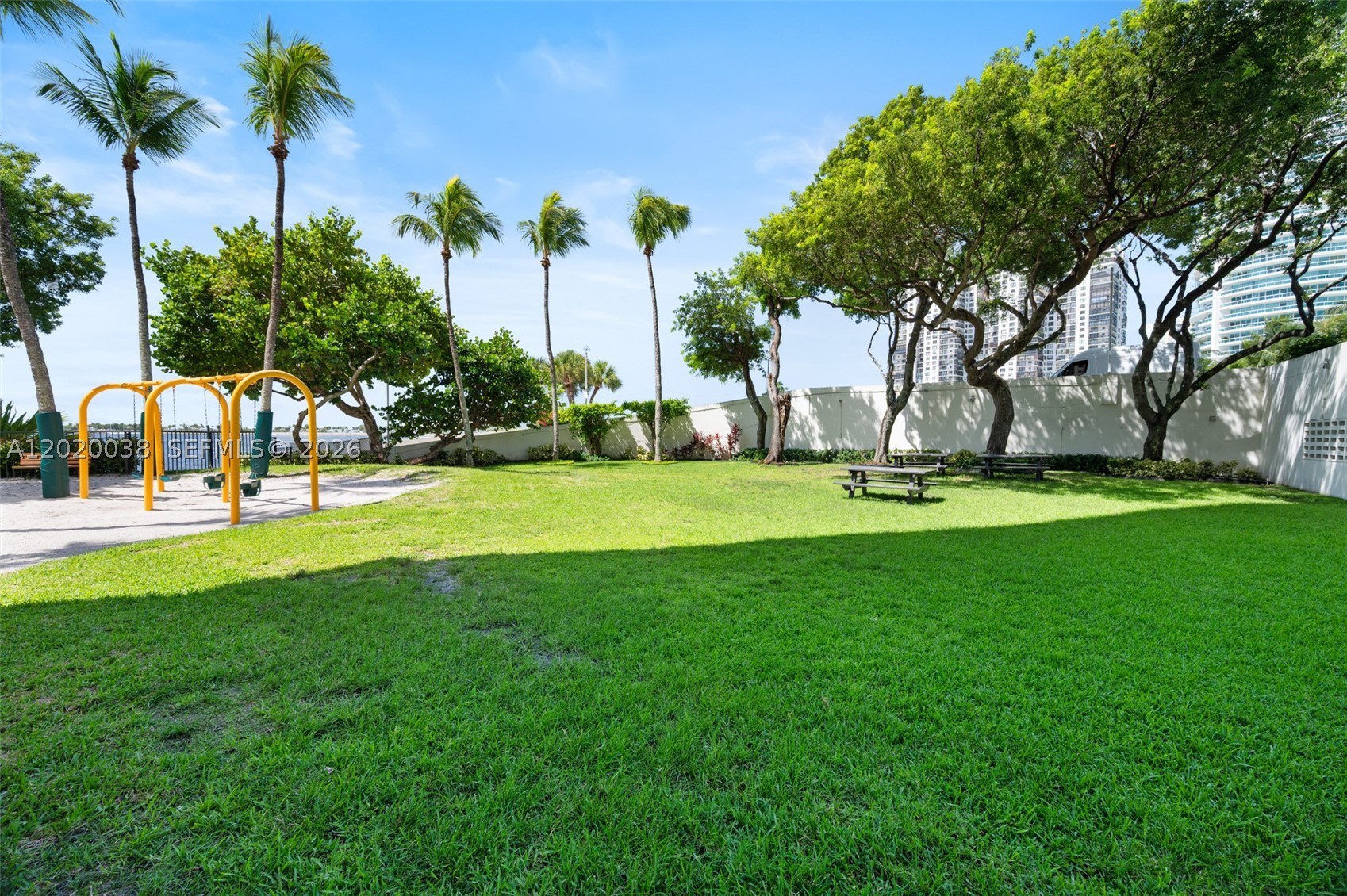 image Brickell Place II32